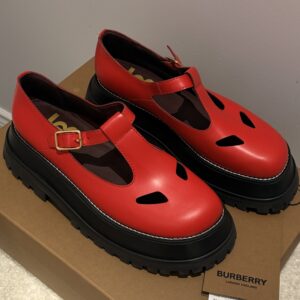 Burberry Mary Jane 38